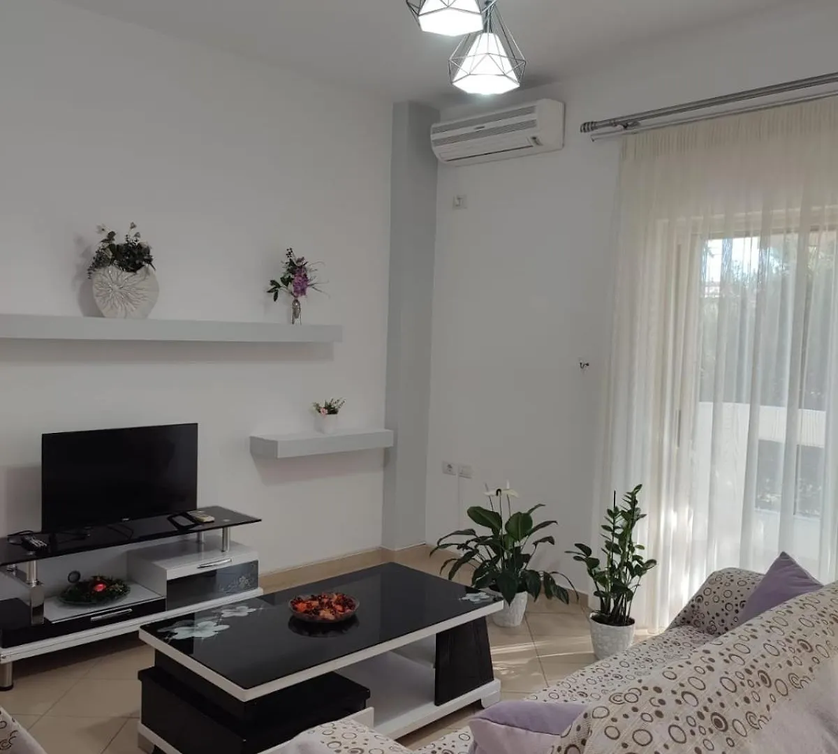 Luli Apartment ساراندا ألبانيا